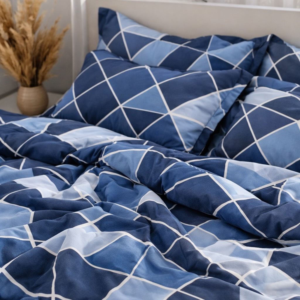 Navy Geometric Cube Gulzar Comforter – Cloud Soft Microfibre Filled, 210 TC Cotton Blend, Double Bed