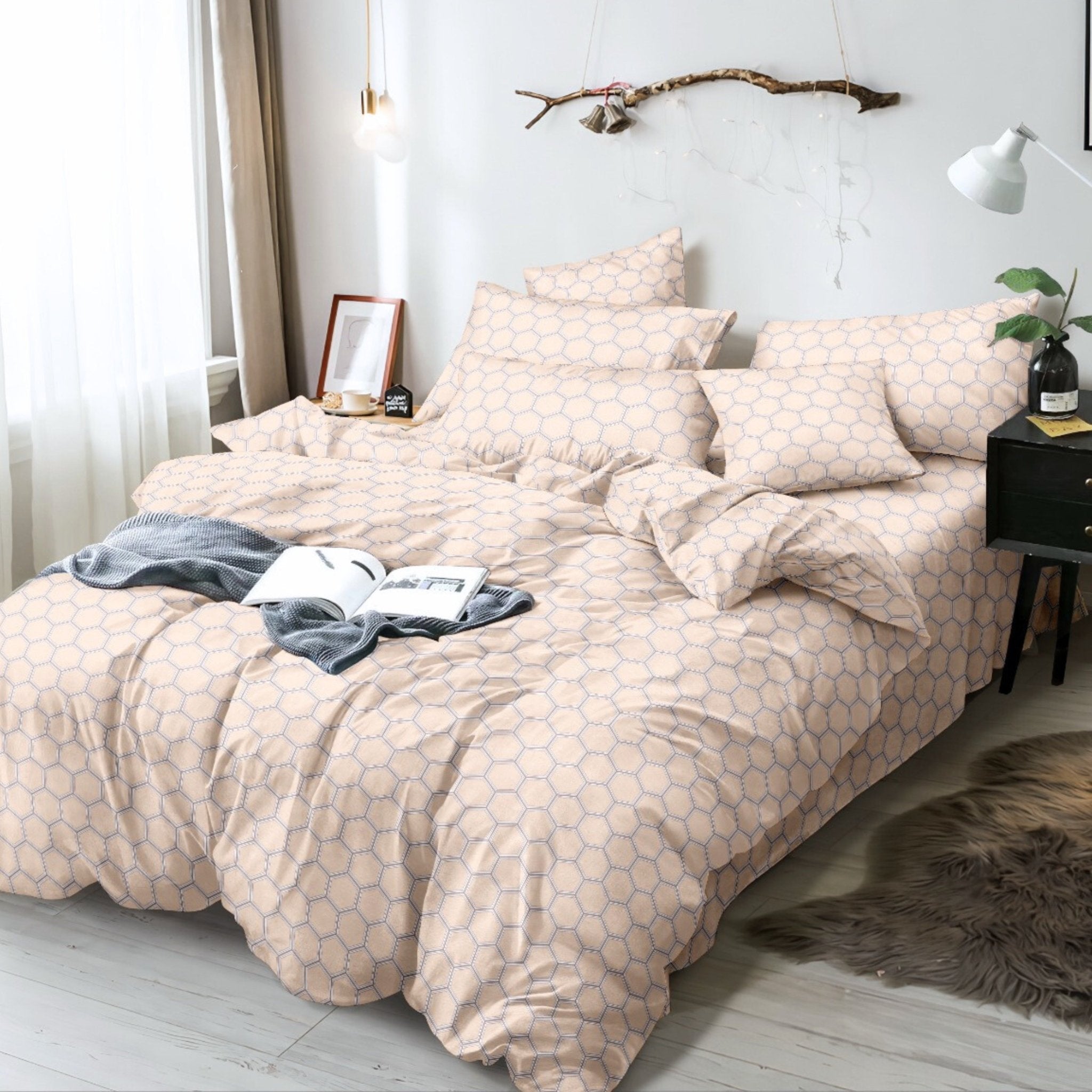 Hexagonal Peach | Double Bed Cotton Quilt | Cosy & Fluffy - Harsh Foundation India