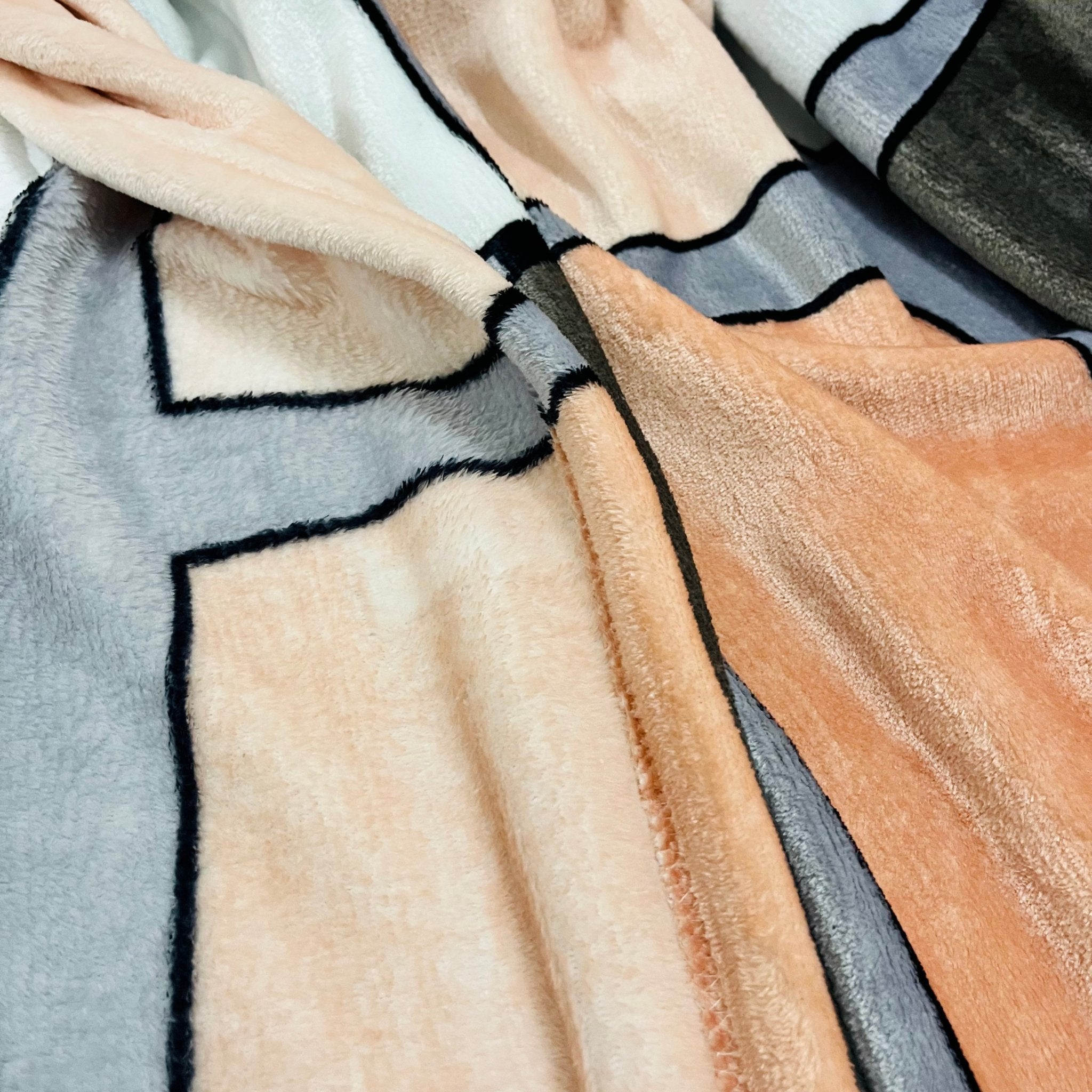 Pastel Blocks | Plush Flannel Blanket | Double Bed - Harsh Foundation India